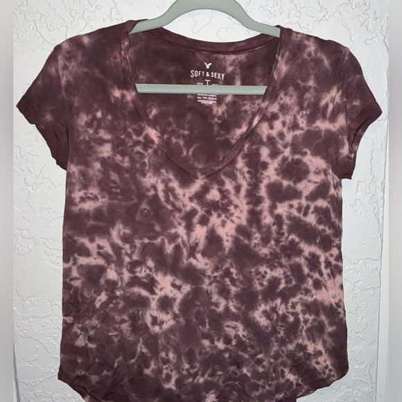 American Eagle Soft & Sexy Woman's Purple Tie Dye V-Neck R-Shirt - Picture 3 of 10